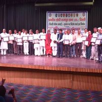 Logo-Design für die Firma xy